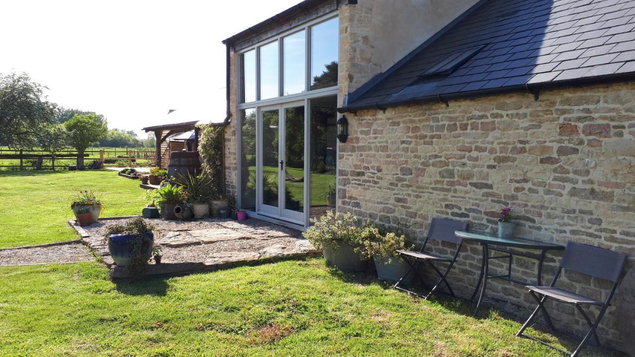 مبيت وإفطار Ashton Keynes The Byre North End Farm المظهر الخارجي الصورة